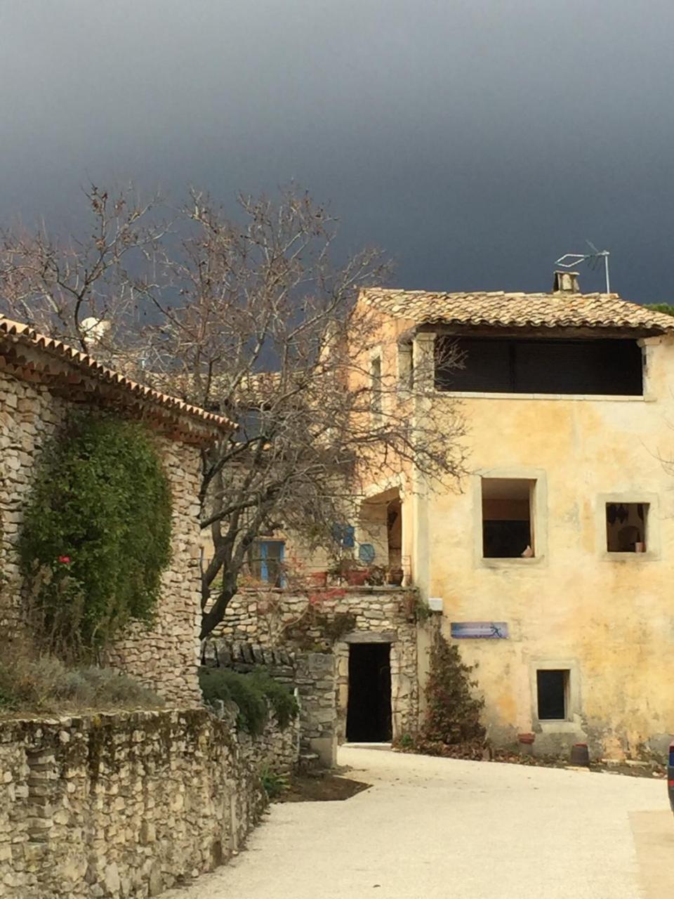فيلا La Salamandre Bleue Chantemerle-lès-Grignan المظهر الخارجي الصورة